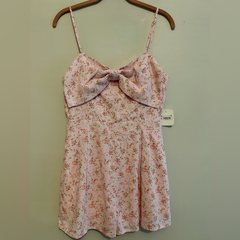 Altar’d State Pink Floral Print Bow Romper nwt Sz M Medium